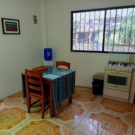 Teresita'S House Suites Con Cocina Privada Пуэрто-Бакерисо-Морено Экстерьер фото